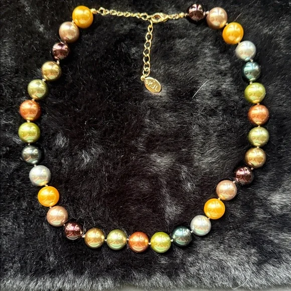 Kenneth Jay Lane Vibrant Pearl Necklace - Picture 5 of 7